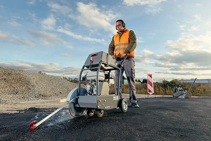 WACKER MFS 735 CE Benzinli Beton Kesme Makinası 350 mm Testereli